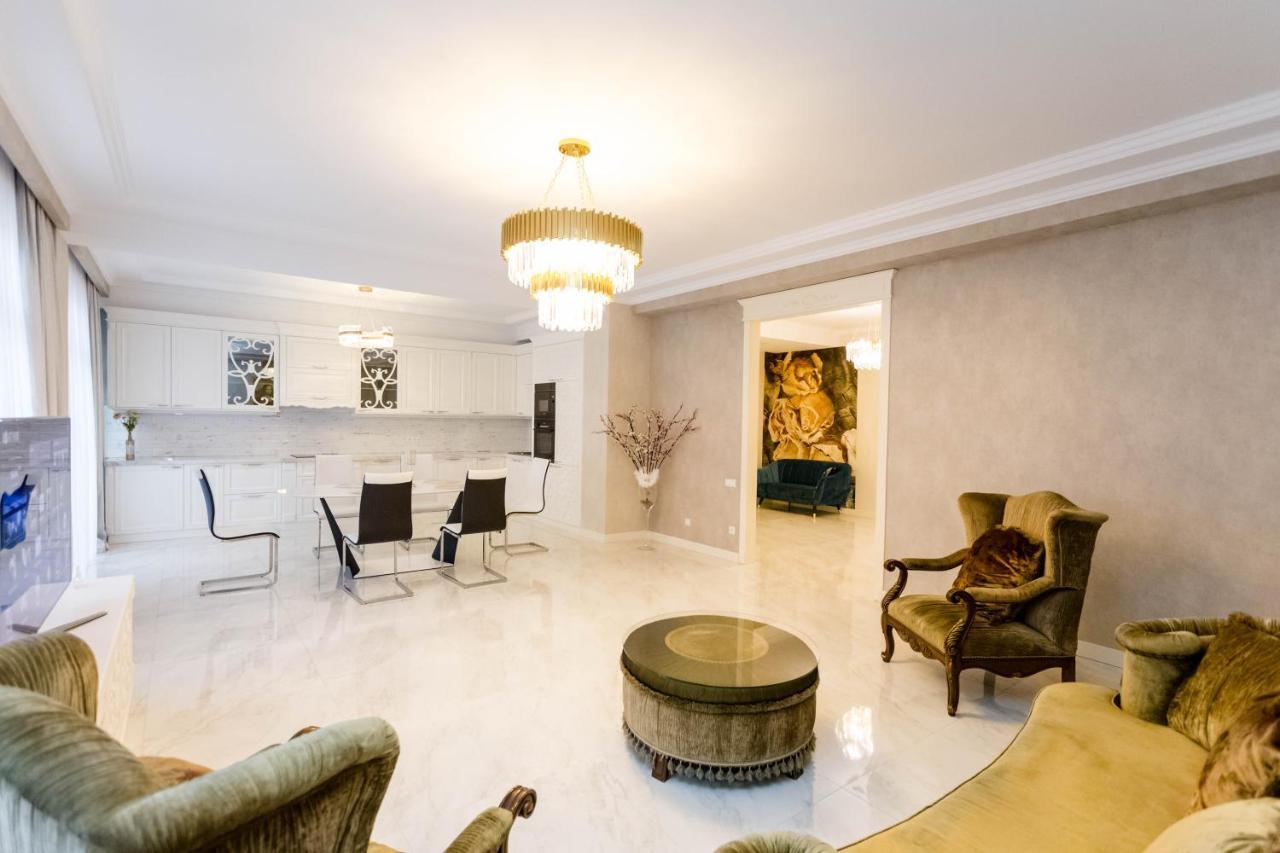Rustaveli Residence I Tbilisi Buitenkant foto