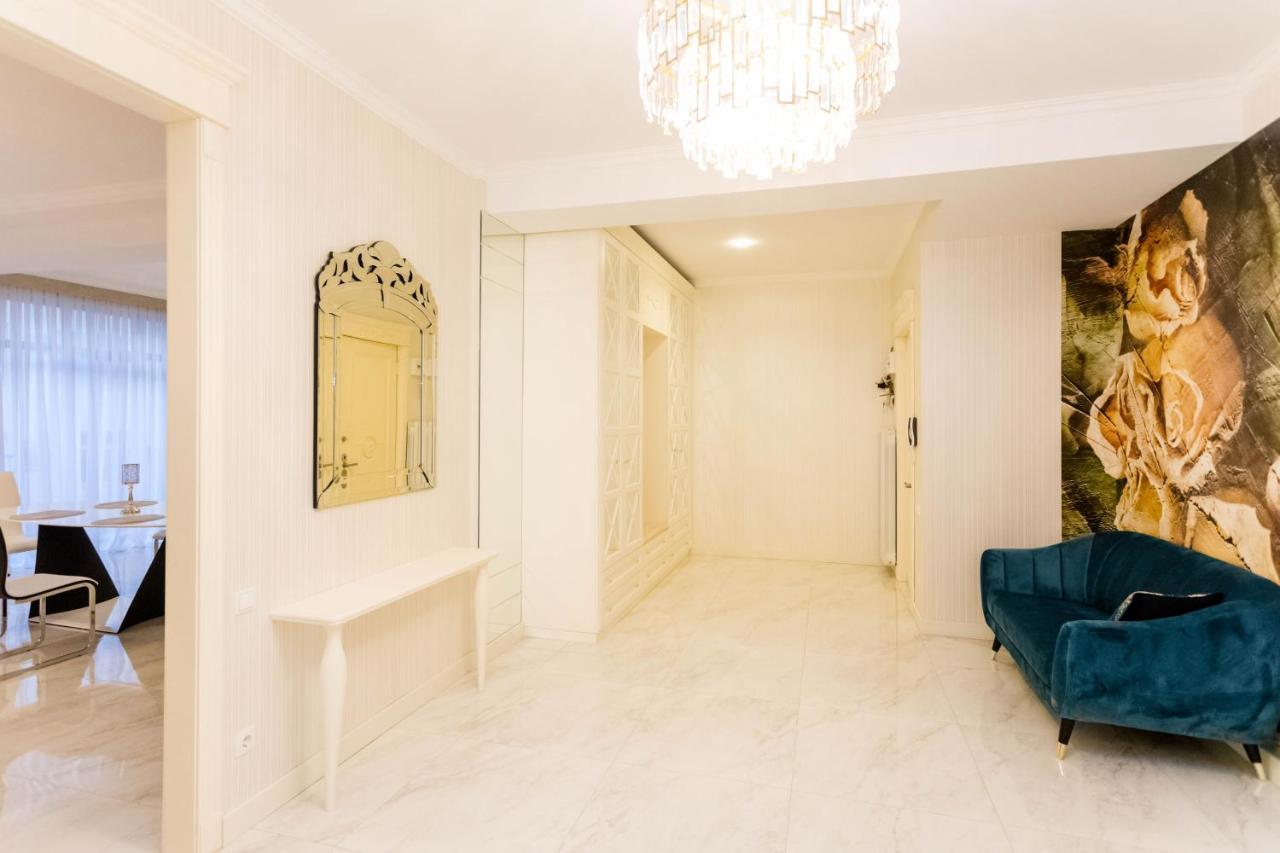 Rustaveli Residence I Tbilisi Buitenkant foto